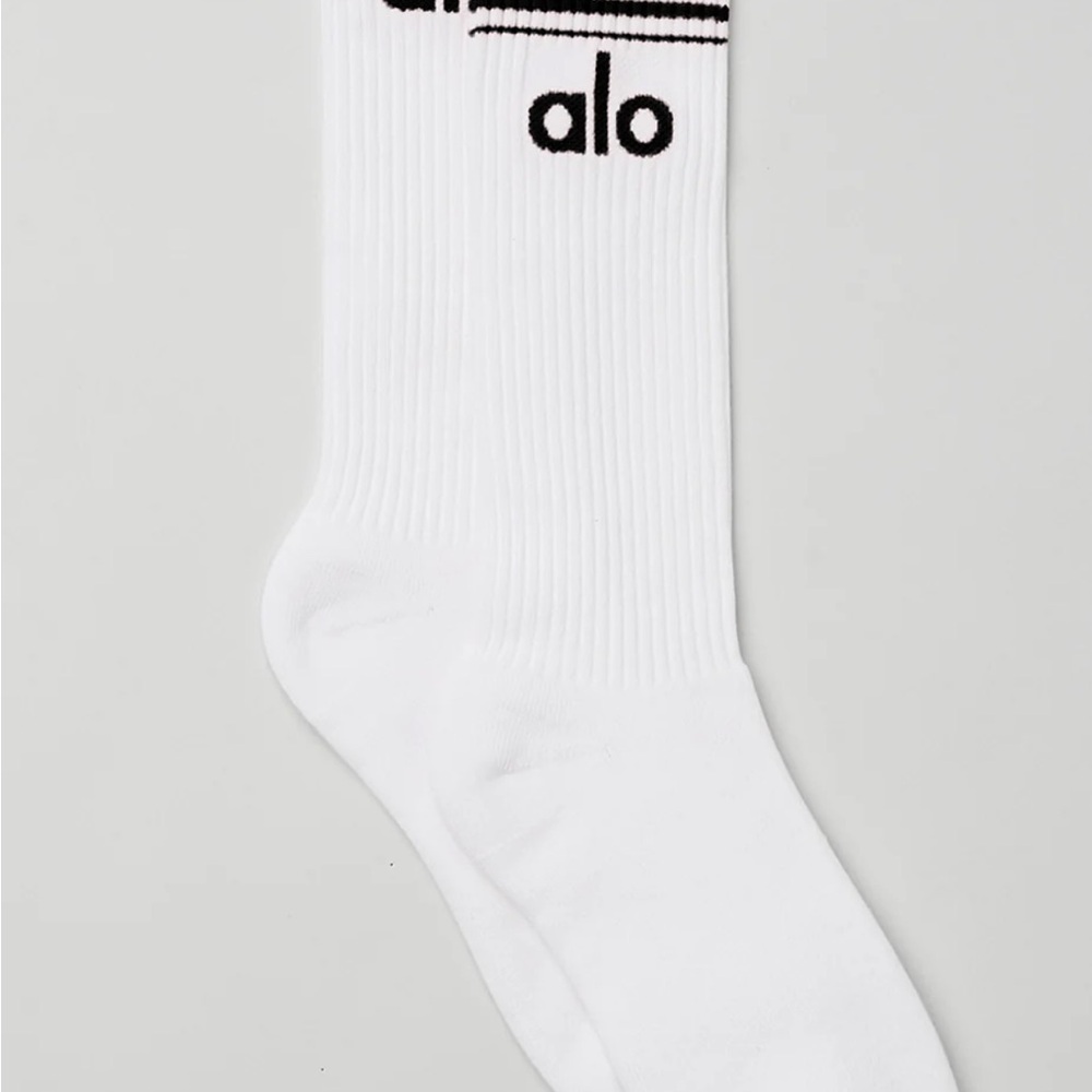 ALO Yoga White Throwback Socks NWT